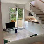 Bastidon, 5 People Near Beach, Sea View, Quiet Apartman Le Lavandou