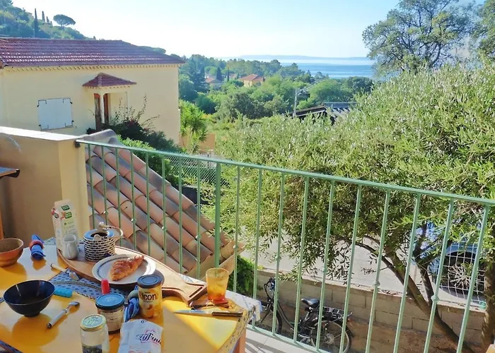 Bastidon, 5 People Near Beach, Sea View, Quiet Apartman Le Lavandou
