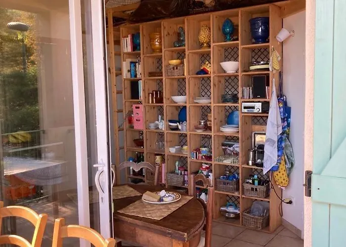 Bastidon, 5 People Near Beach, Sea View, Quiet Apartman Le Lavandou