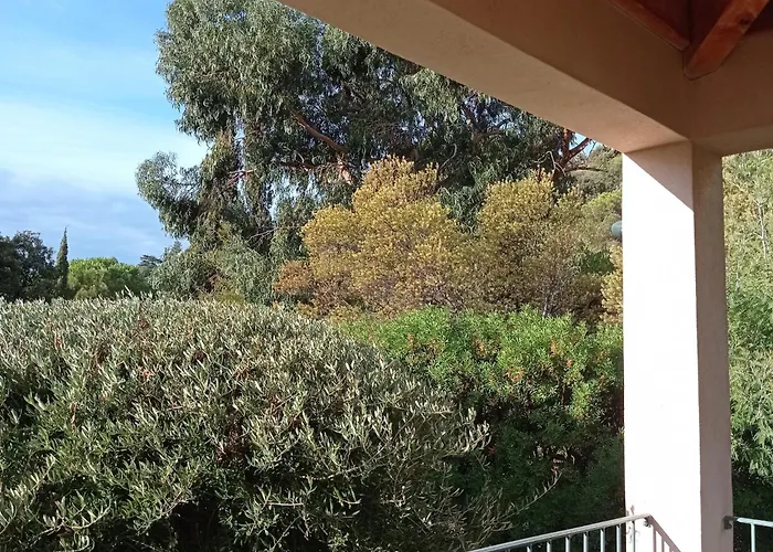 Bastidon, 5 People Near Beach, Sea View, Quiet * Le Lavandou